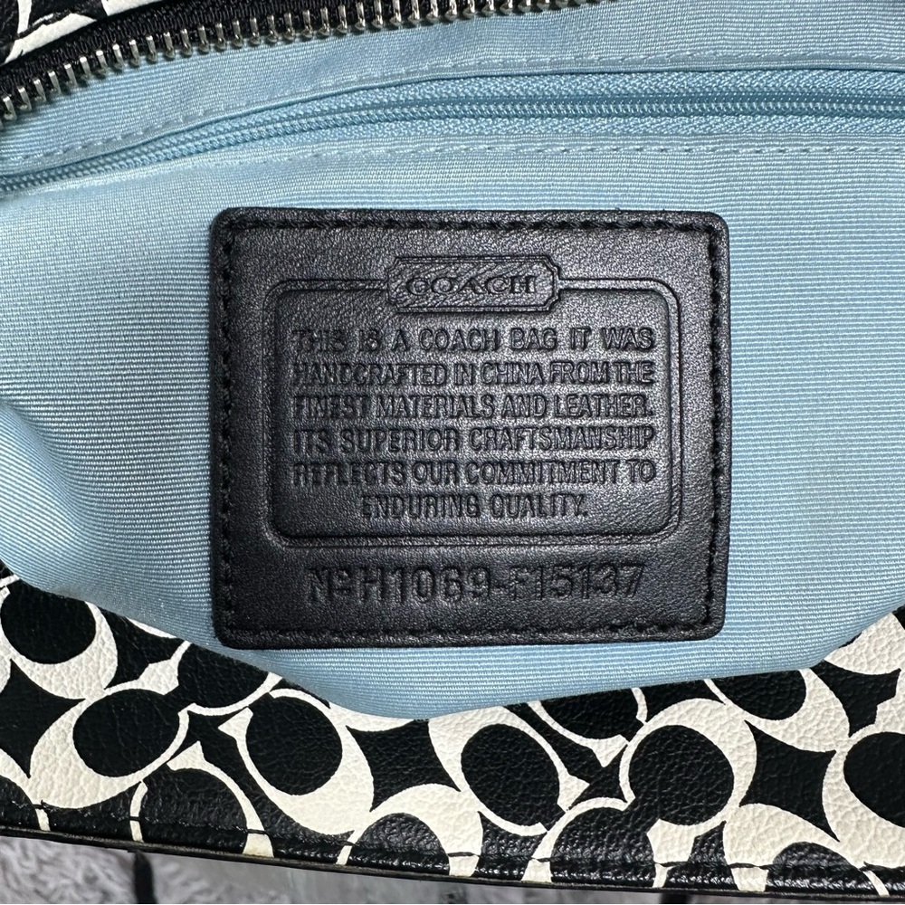 Coach Chelsea Heritage Signature Tote EUC - Picture 11 of 15